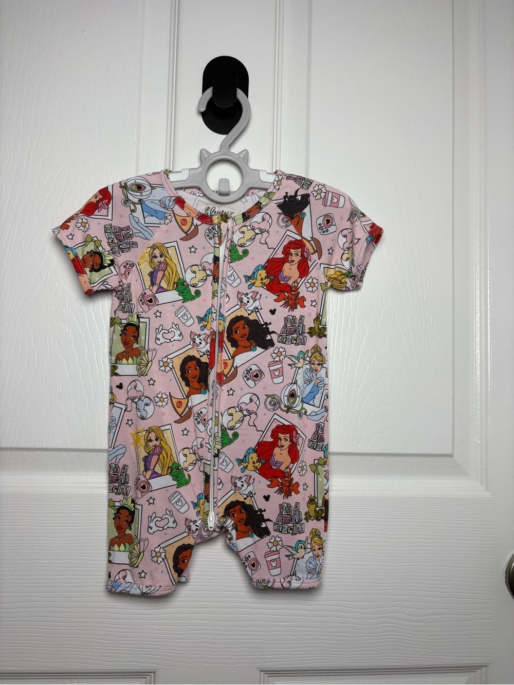 Weiwei It’s a Small World Bamboo Shorty Zippy + Bow 3-6M NWOT Disney